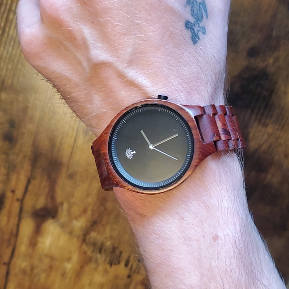 Lux Woods watch - Picture 1 of 3